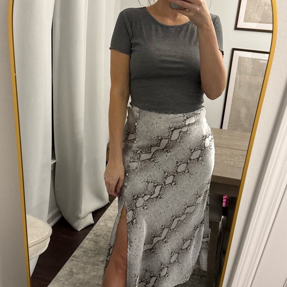 Flowy Snake Print Women's Midi Slit Side Zipper Skirt - Picture 2 of 12